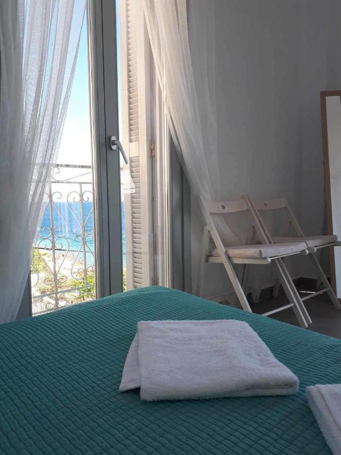 Seaside Serenade 1, Suite Ermoupoli Exterior photo